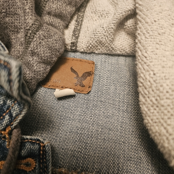 American Eagle Outfitters Vintage hooded jean jacket. Size small - Picture 2 of 5